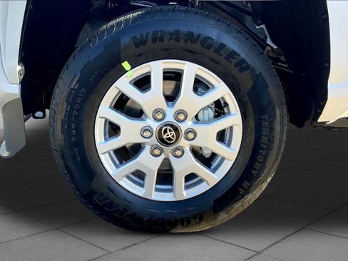 New 2026 Toyota Tacoma SR5 RWD image 10