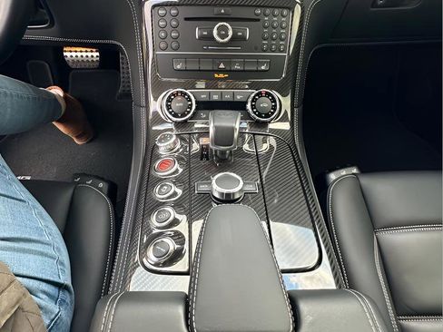 Used 2012 Mercedes-Benz SLS AMG Coupe image 4