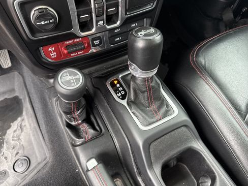 Used 2018 Jeep Wrangler Unlimited Rubicon AWD/4WD image 19