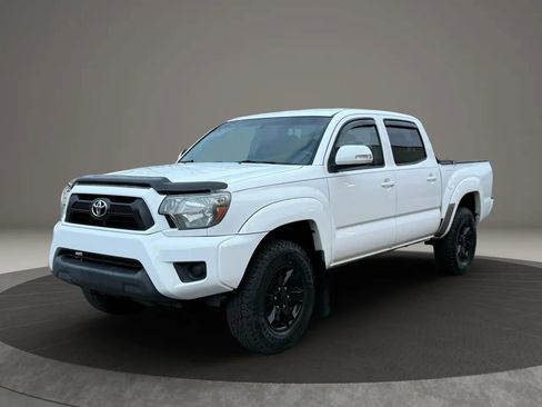 Used 2015 Toyota Tacoma PreRunner image 1