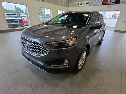 Used 2024 Ford Edge SEL w/ Convenience Package