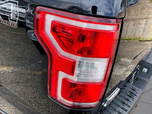 Used 2018 Ford F150 XLT w/ Equipment Group 302A Luxury AWD/4WD image 30
