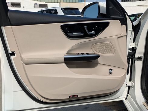 Used 2025 Mercedes-Benz C 300 4MATIC Sedan image 11