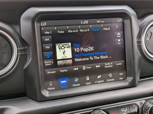 Used 2021 Jeep Wrangler Unlimited Sahara w/ Cold Weather Group AWD/4WD image 19