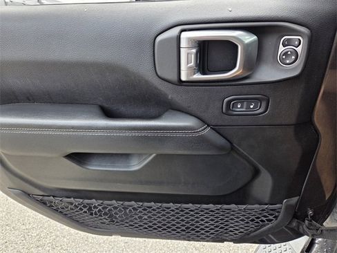 Used 2020 Jeep Gladiator Overland w/ Popular Equipment Package image 27