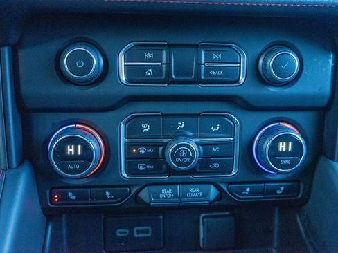 Used 2023 Chevrolet Suburban RST image 19