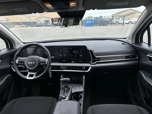 Used 2025 Kia Sportage LX FWD image 10