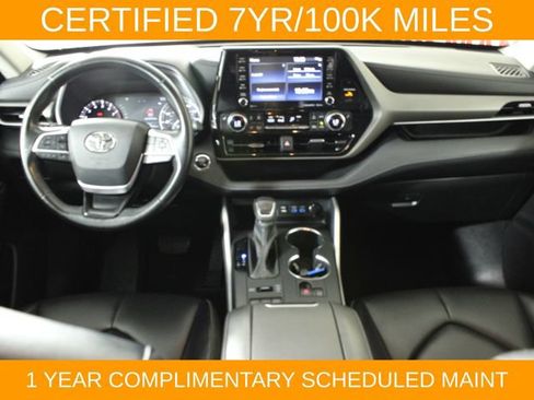 Used 2022 Toyota Highlander XLE AWD/4WD image 15