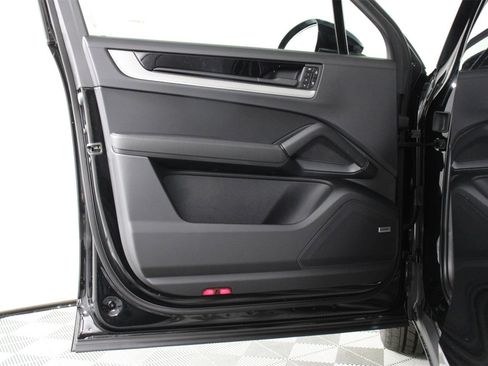 New 2026 Porsche Cayenne image 20