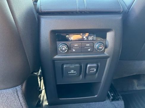 Used 2023 Chevrolet Traverse High Country AWD/4WD image 26