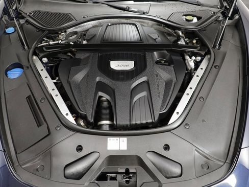 Used 2018 Porsche Panamera 4 image 25