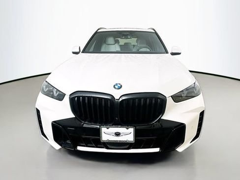 Used 2024 BMW X5 xDrive40i w/ M Sport Package AWD/4WD image 2