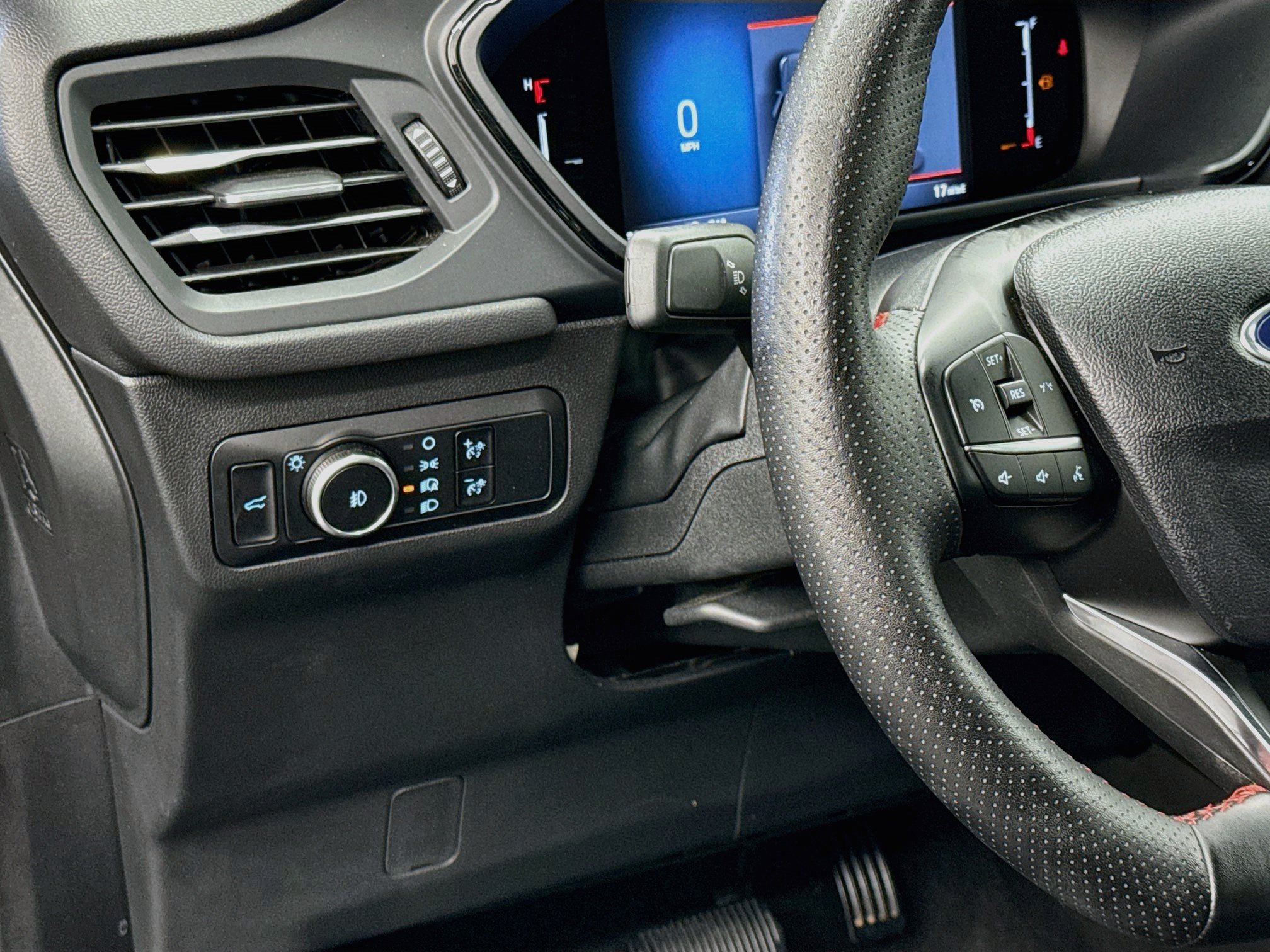 Used 2025 Ford Escape ST-Line Select AWD/4WD image 17