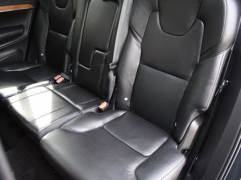 Used 2021 Volvo XC90 T5 Momentum w/ Advanced Package image 23