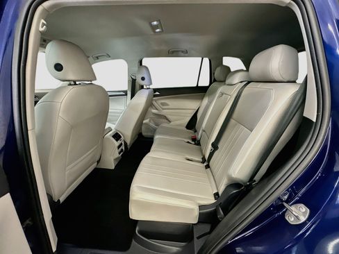 Used 2024 Volkswagen Tiguan SE AWD/4WD image 29