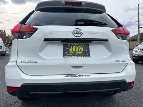 Used 2017 Nissan Rogue SV AWD/4WD image 6