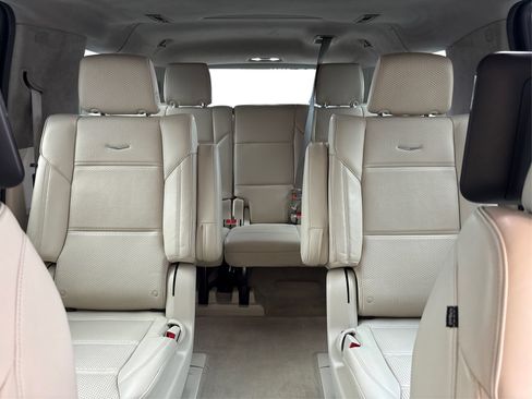 Used 2023 Cadillac Escalade ESV Sport Platinum w/ LPO, ONYX Package RWD image 18