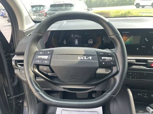 Used 2026 Kia Sportage LX FWD image 19