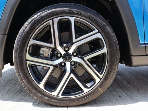 New 2025 Jeep Compass Limited image 25