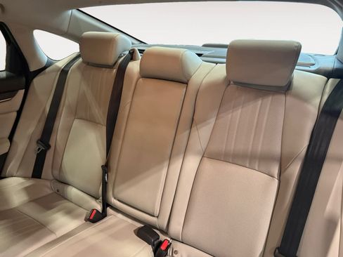 Used 2018 Honda Accord Touring image 14