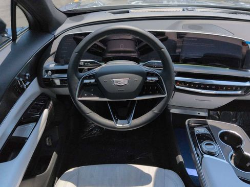 Used 2025 Cadillac Lyriq Sport AWD/4WD image 14