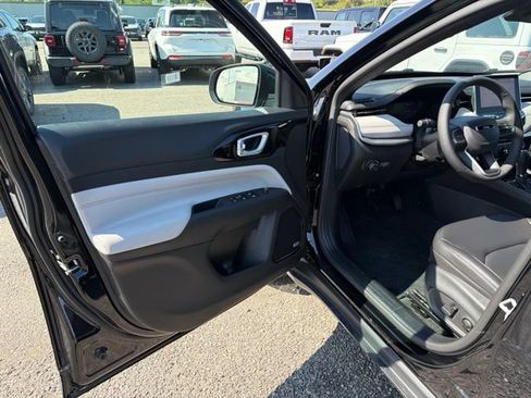New 2026 Jeep Compass Limited w/ Sun, Sound & Navigation Group AWD/4WD image 12