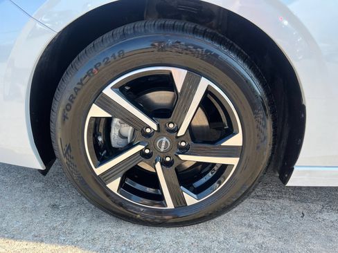Used 2024 Nissan Sentra SV FWD image 7