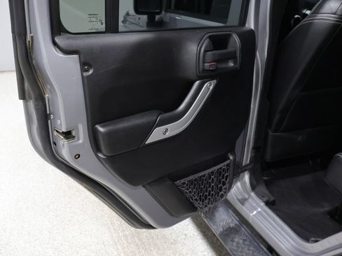 Used 2014 Jeep Wrangler Unlimited Sahara w/ Trailer Tow Group AWD/4WD image 18