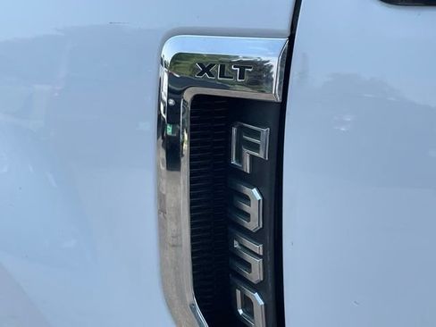Used 2022 Ford F350 XLT w/ XLT Value Package AWD/4WD image 6
