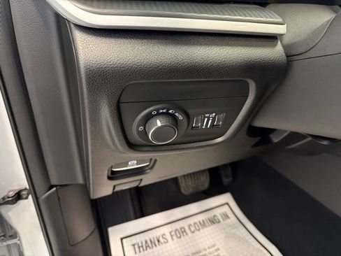 Used 2023 Jeep Grand Cherokee Altitude AWD/4WD image 18