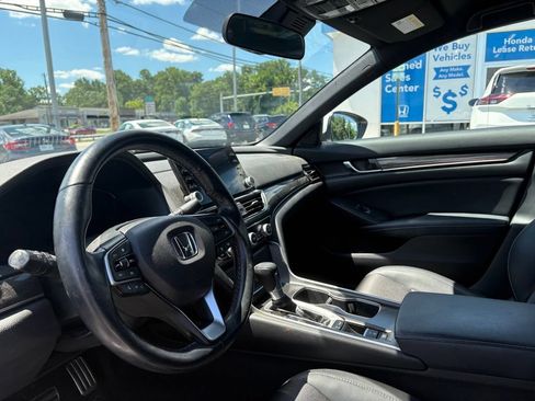 Used 2018 Honda Accord Sport image 7