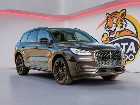 Used 2023 Lincoln Corsair Reserve w/ Equipment Group 201A AWD/4WD image 3