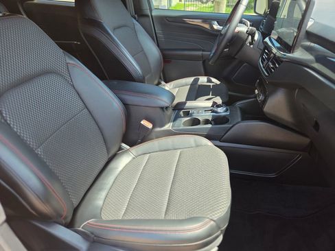 Used 2024 Ford Escape ST-Line Elite AWD/4WD image 10