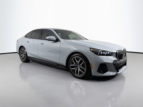 Certified 2025 BMW i5 eDrive40i w/ M Sport Package image 4