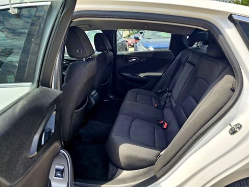 Used 2018 Chevrolet Malibu LS image 12