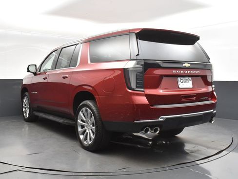 New 2025 Chevrolet Suburban Premier image 5