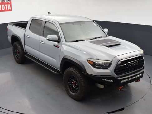 Used 2017 Toyota Tacoma TRD Pro AWD/4WD image 29