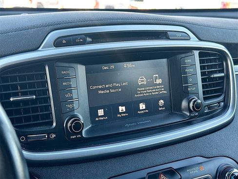 Used 2019 Kia Sorento EX image 13