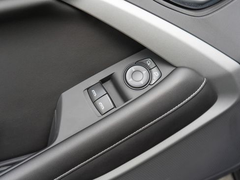 Used 2022 Chevrolet Camaro SS RWD image 11