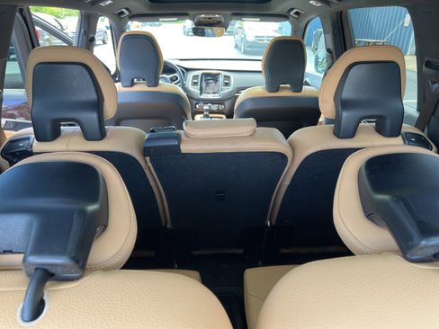 Used 2019 Volvo XC90 T6 Momentum AWD/4WD image 21