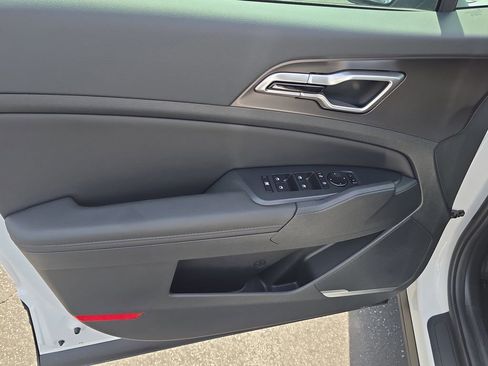 New 2026 Kia Sportage EX image 18