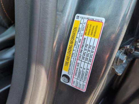 Used 2021 GMC Terrain SLE FWD image 31