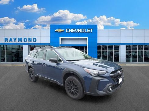 Used 2025 Subaru Outback AWD/4WD image 10