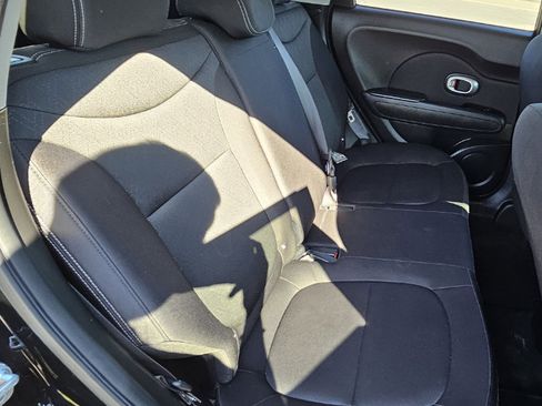 Used 2015 Kia Soul image 11