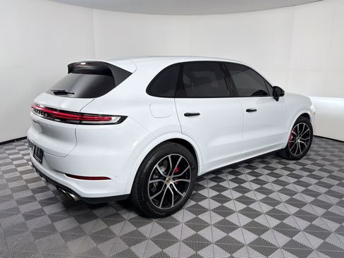 Certified 2024 Porsche Cayenne S AWD/4WD image 9