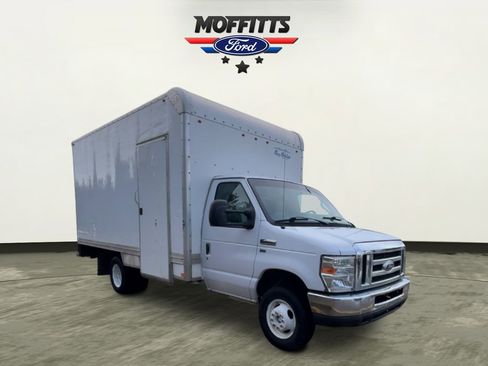 Used 2015 Ford E-350 and Econoline 350 Super Duty image 7