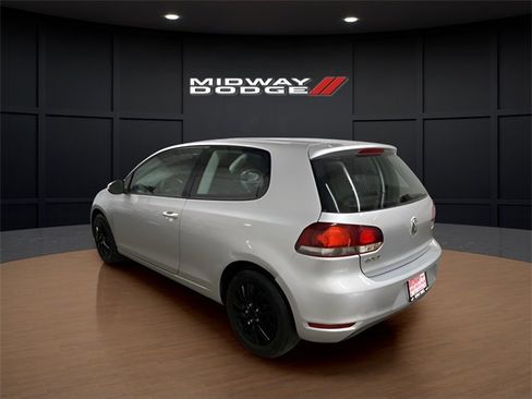 Used 2010 Volkswagen Golf 2-Door image 3