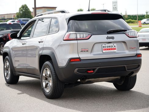 Used 2019 Jeep Cherokee Trailhawk w/ Cold Weather Group AWD/4WD image 5