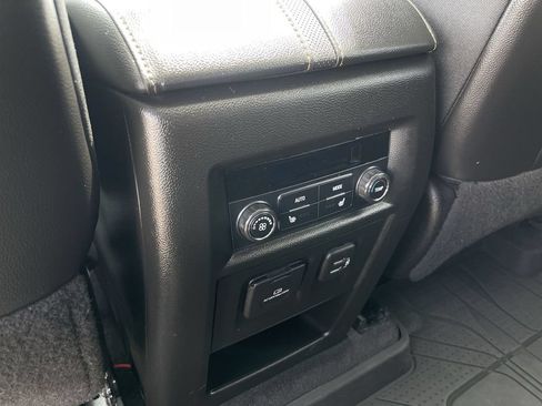 Used 2021 Chevrolet Traverse Premier w/ Redline Edition AWD/4WD image 22