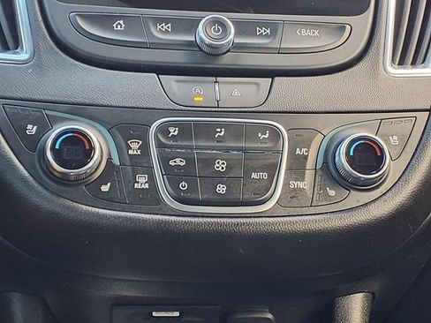 Used 2024 Chevrolet Malibu LT FWD image 12